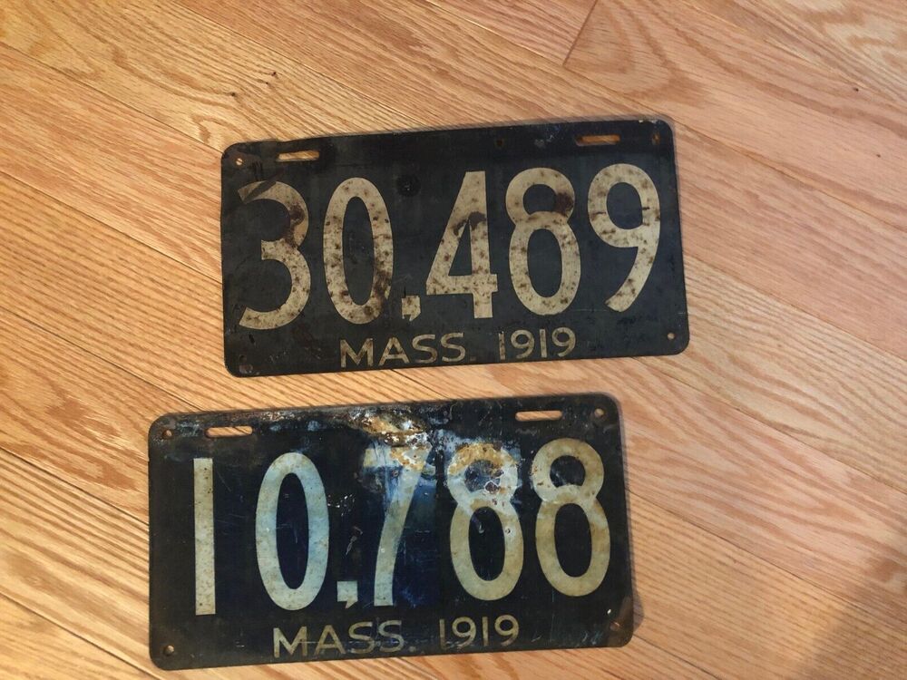 1919 Vintage Massachusetts License Plates 30,489 & 10,788 Collectables